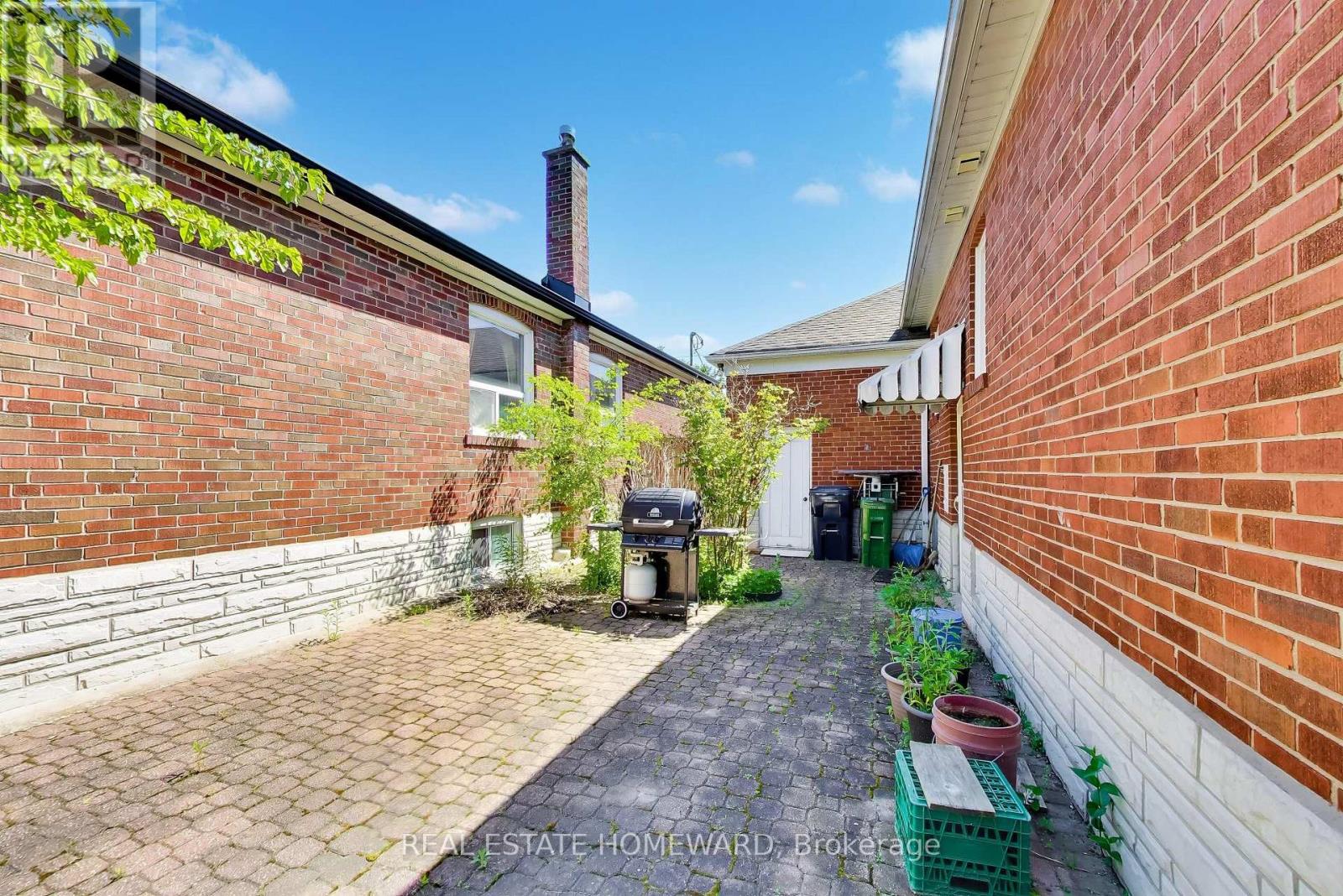 4 MARTORINO DRIVE - Image 30