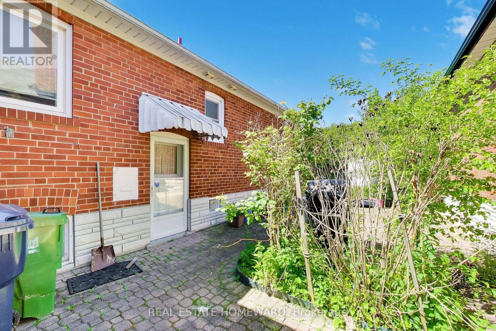 4 MARTORINO DRIVE - Image 31