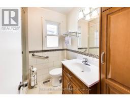 Kitchen - 4 Martorino Drive, Toronto, ON M1K2J2 Photo 7