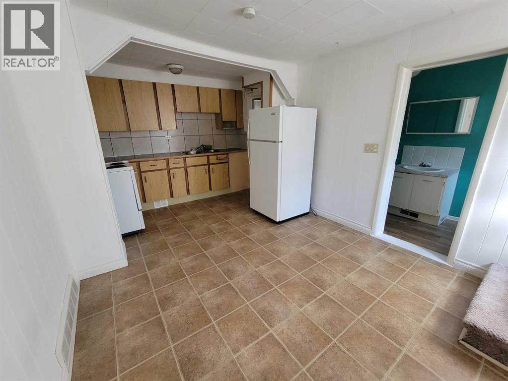 137 14 Street N - 9