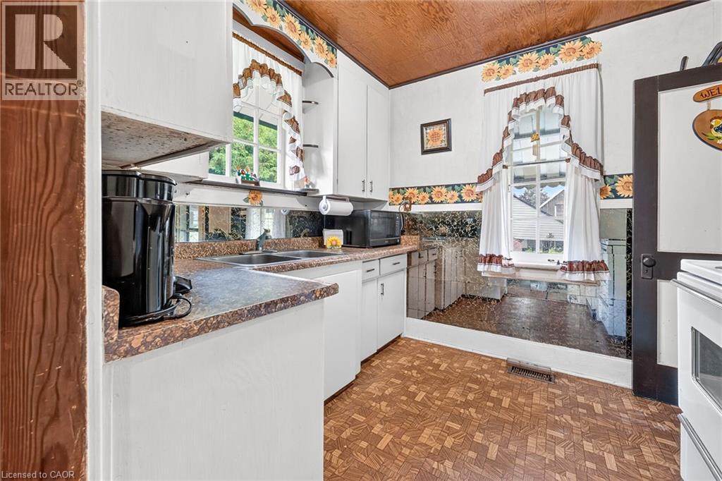 63 ROBINSON Street S - 10
