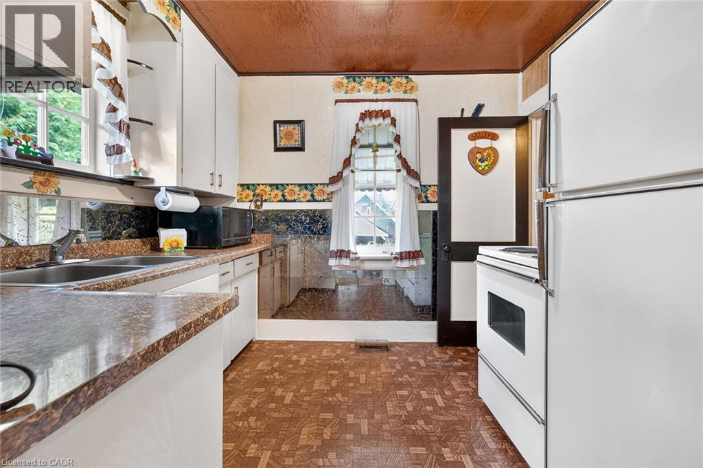 63 ROBINSON Street S - 11