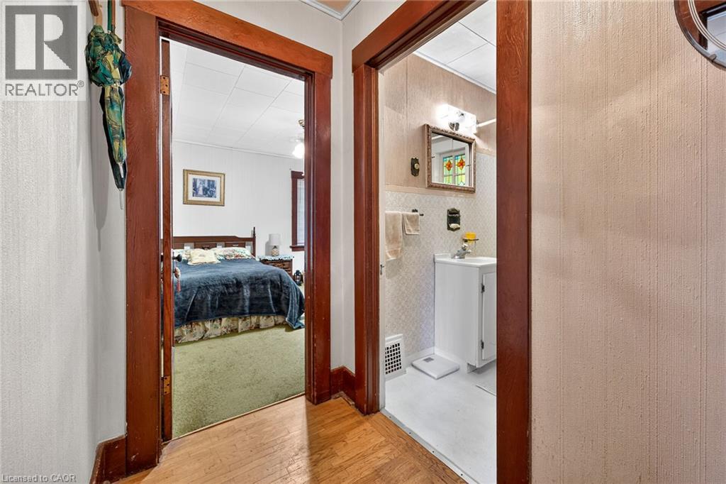 63 ROBINSON Street S - 19