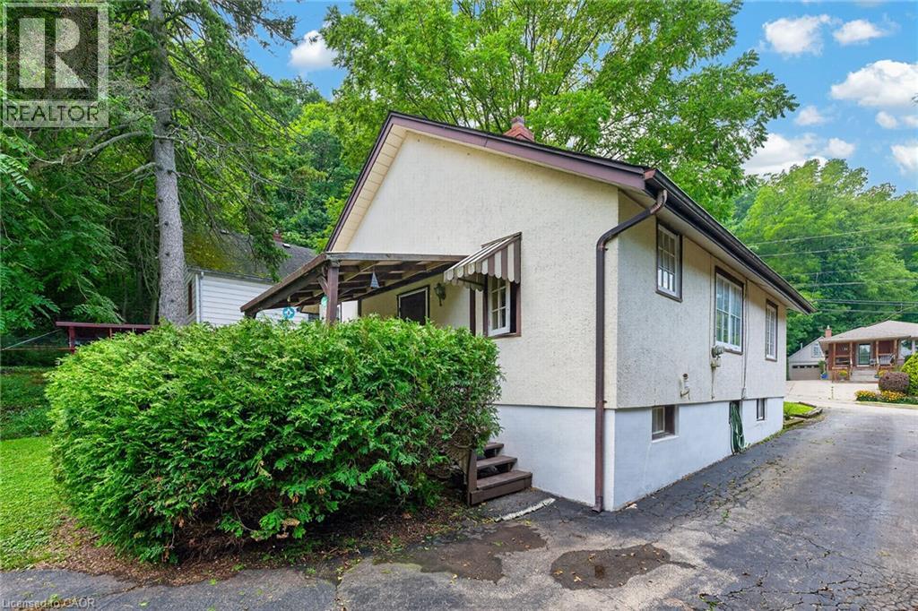 63 ROBINSON Street S - 36