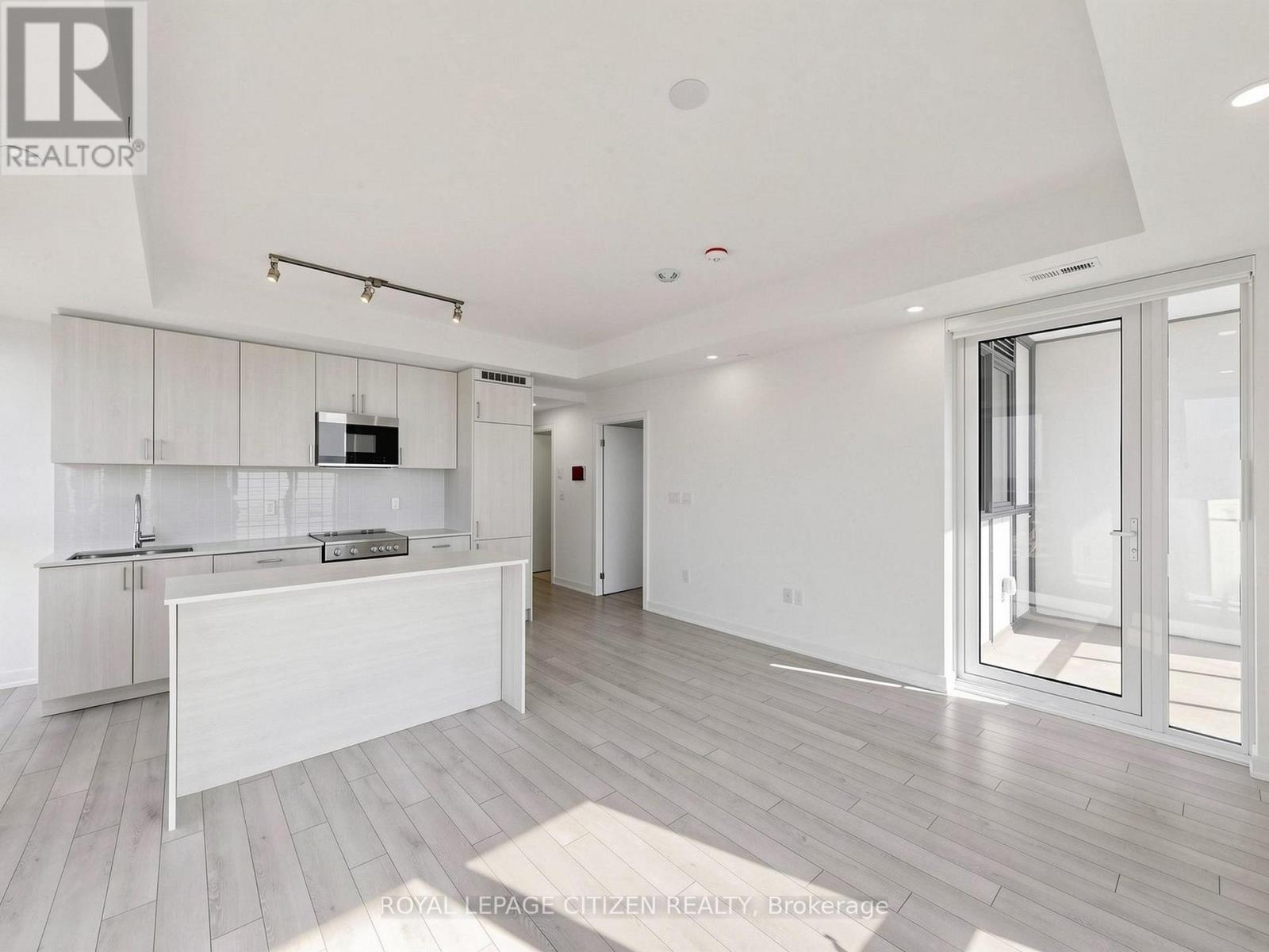 #814 1005 DUNDAS STREET - 10
