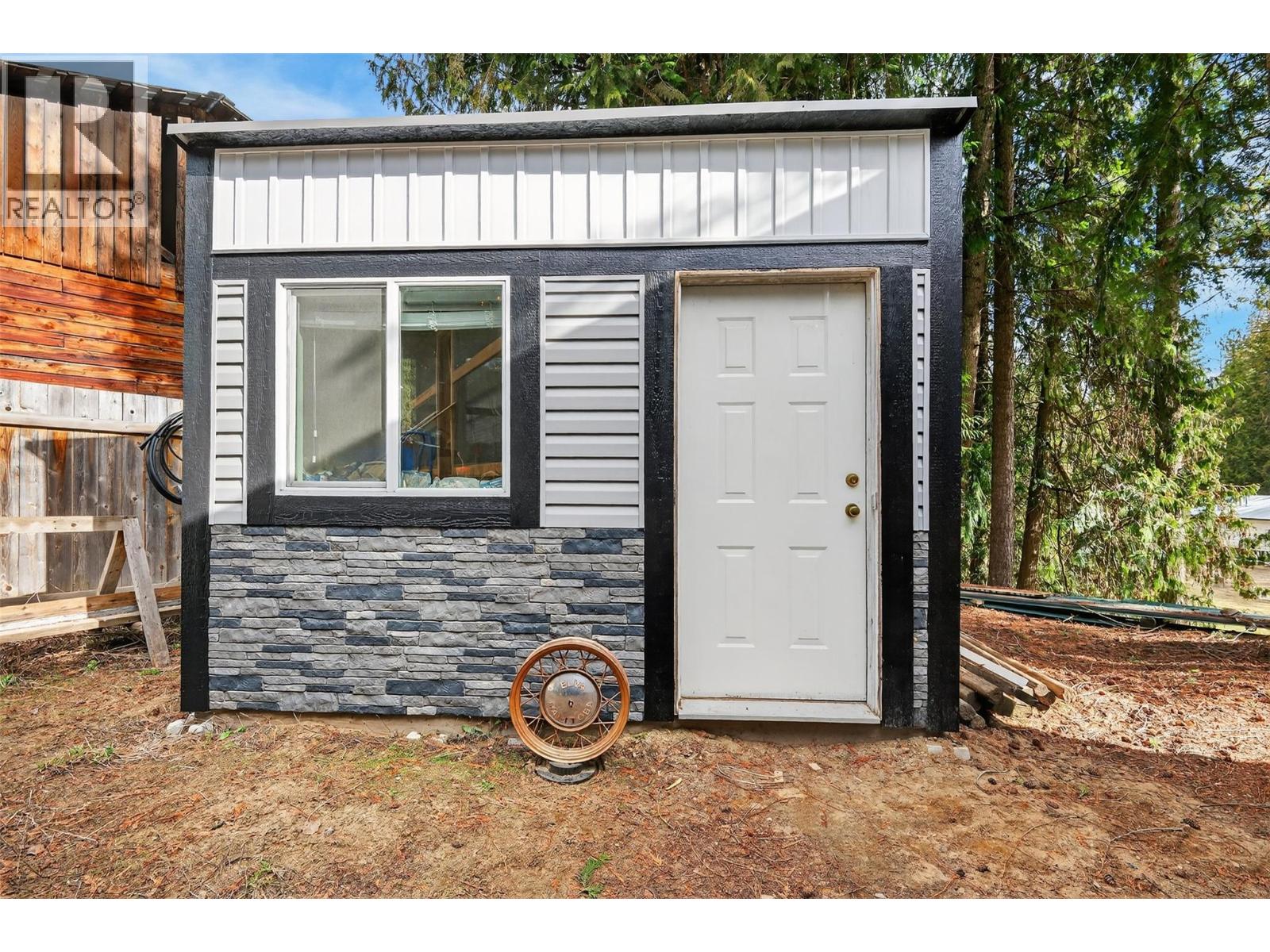 #11 5235 Shaw Road - 35