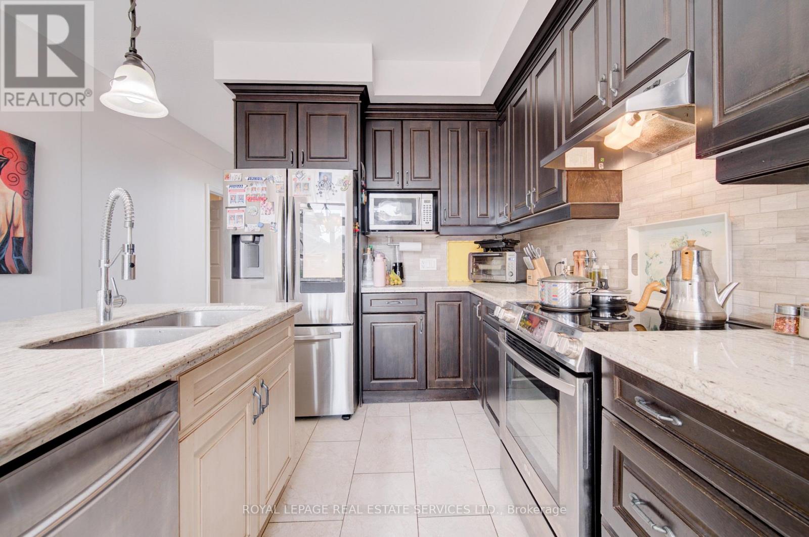 4 CHARTWELL CIRCLE S - 12