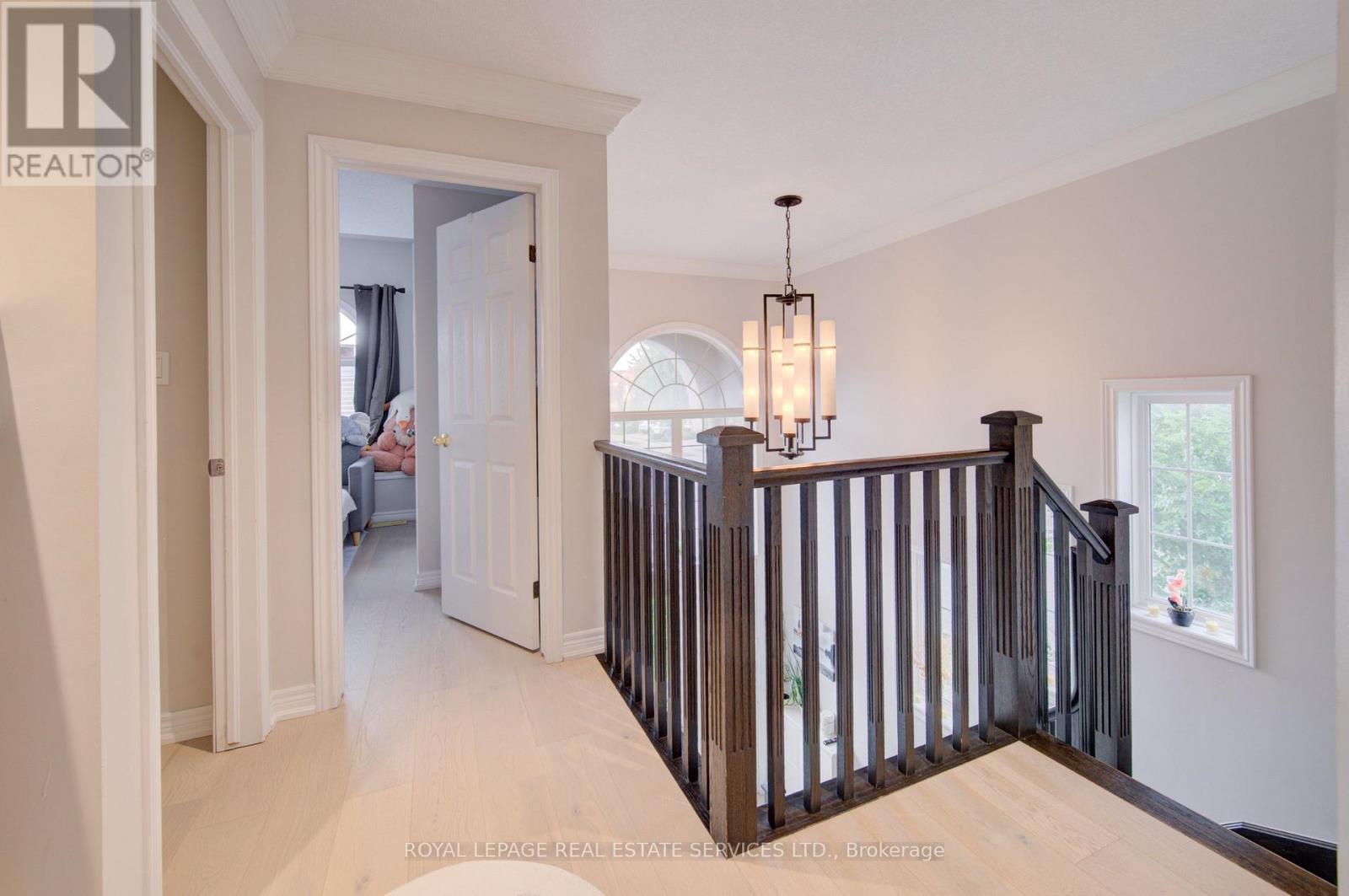 4 CHARTWELL CIRCLE S - 20