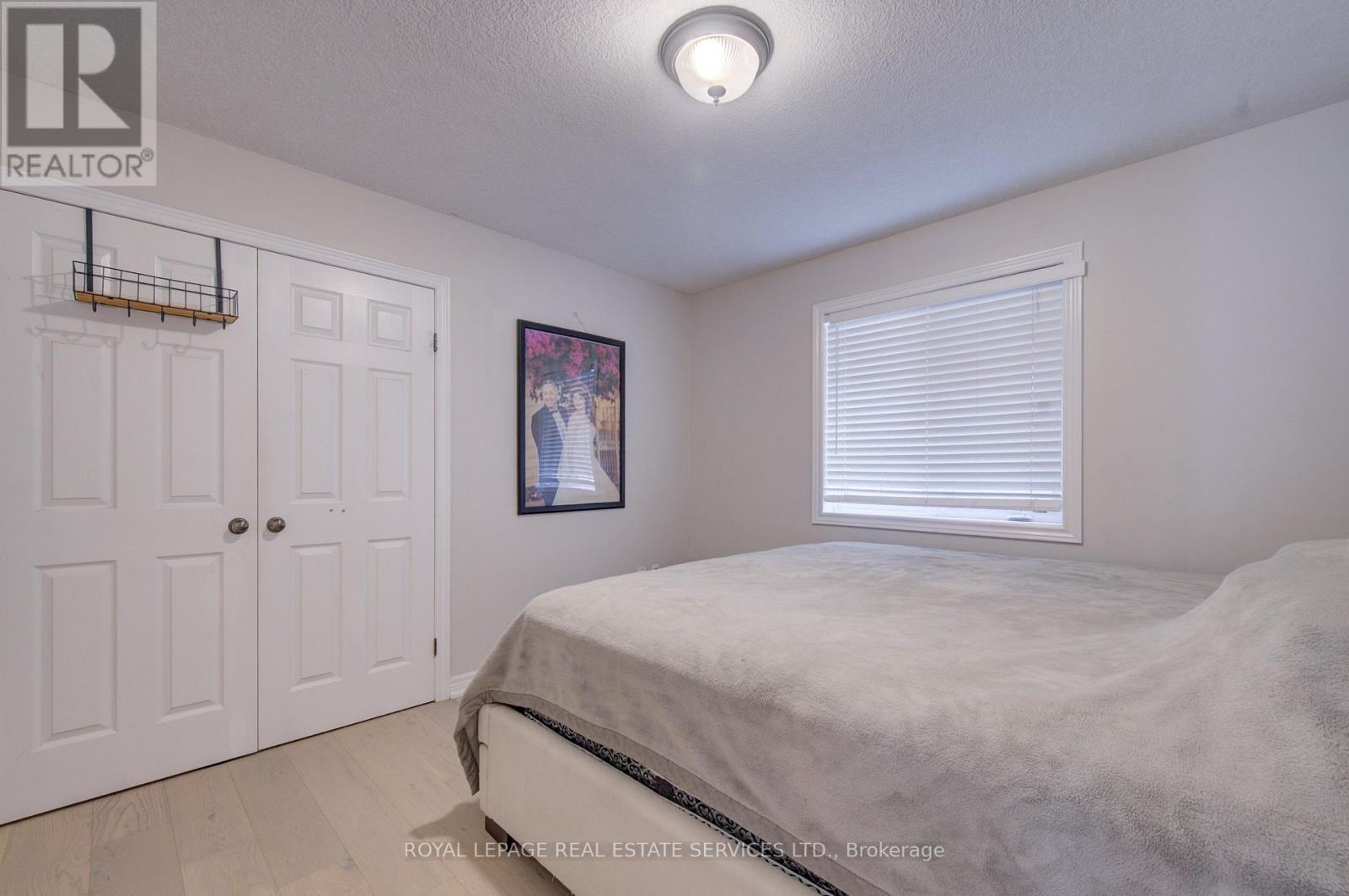 4 CHARTWELL CIRCLE S - 22