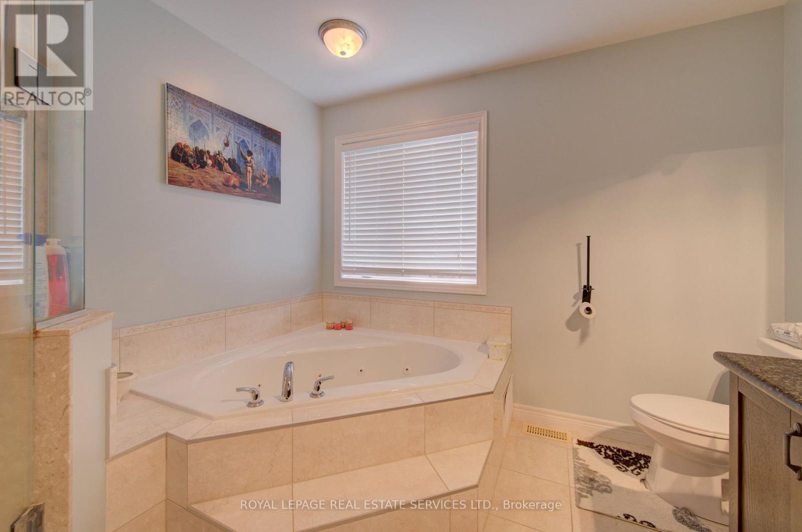 4 CHARTWELL CIRCLE S - 30