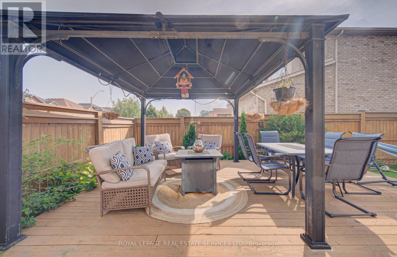 4 CHARTWELL CIRCLE S - 33