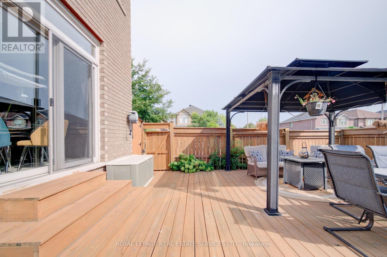 4 CHARTWELL CIRCLE S - 36