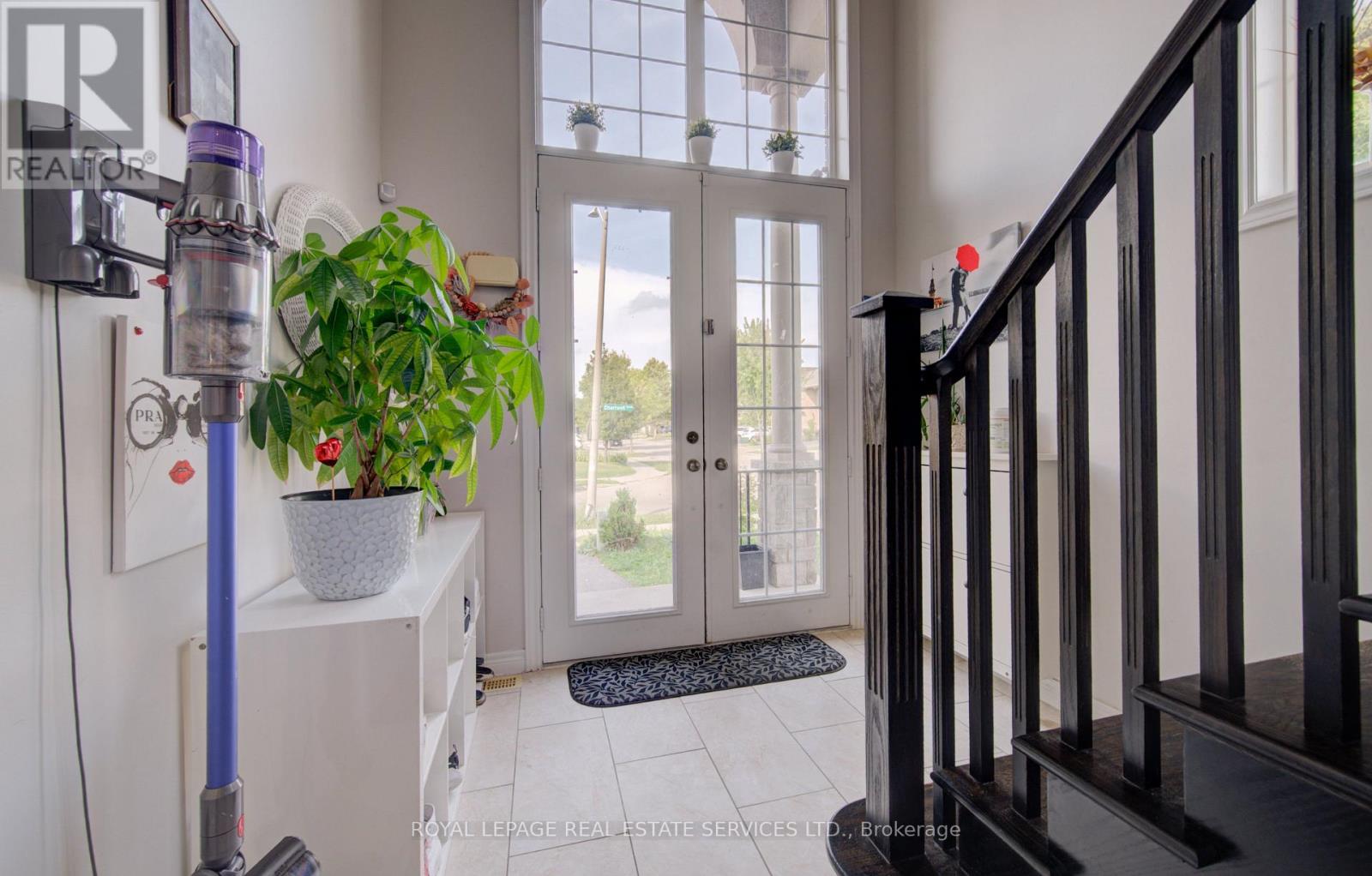 4 CHARTWELL CIRCLE S - 4
