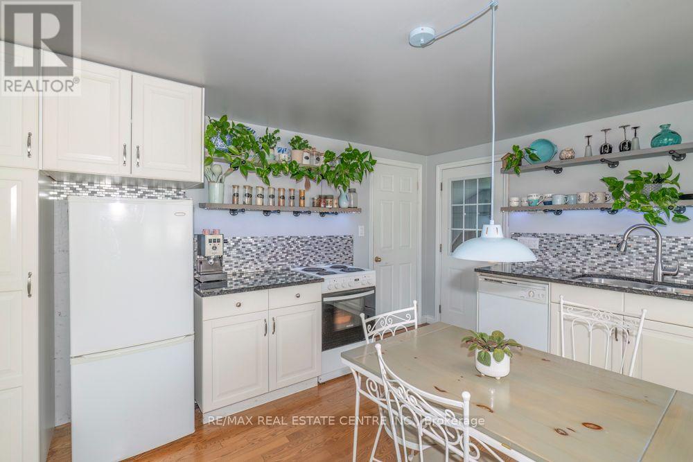 111 ELIZABETH STREET W - 12