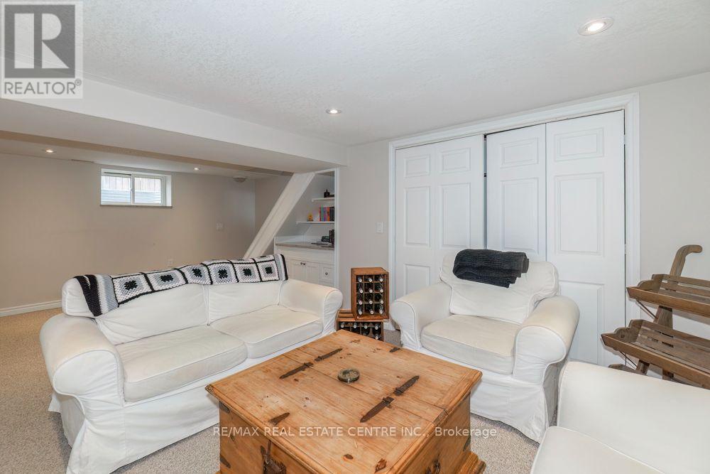 111 ELIZABETH STREET W - Image 21