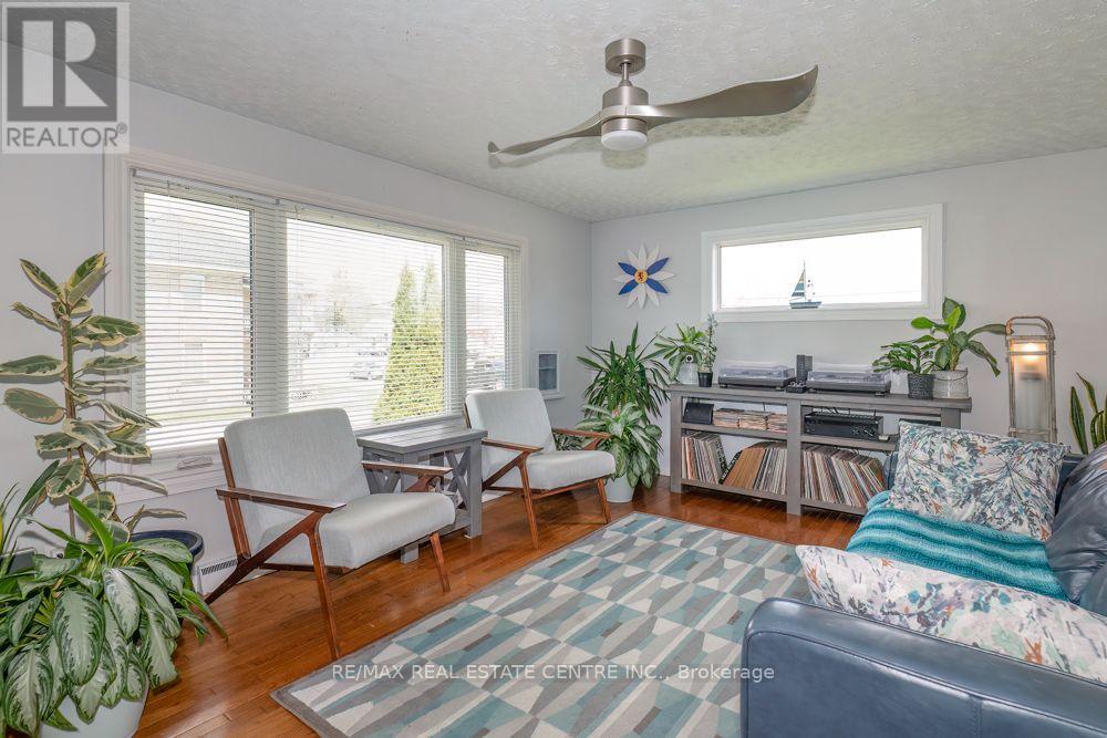 111 ELIZABETH STREET W - 6