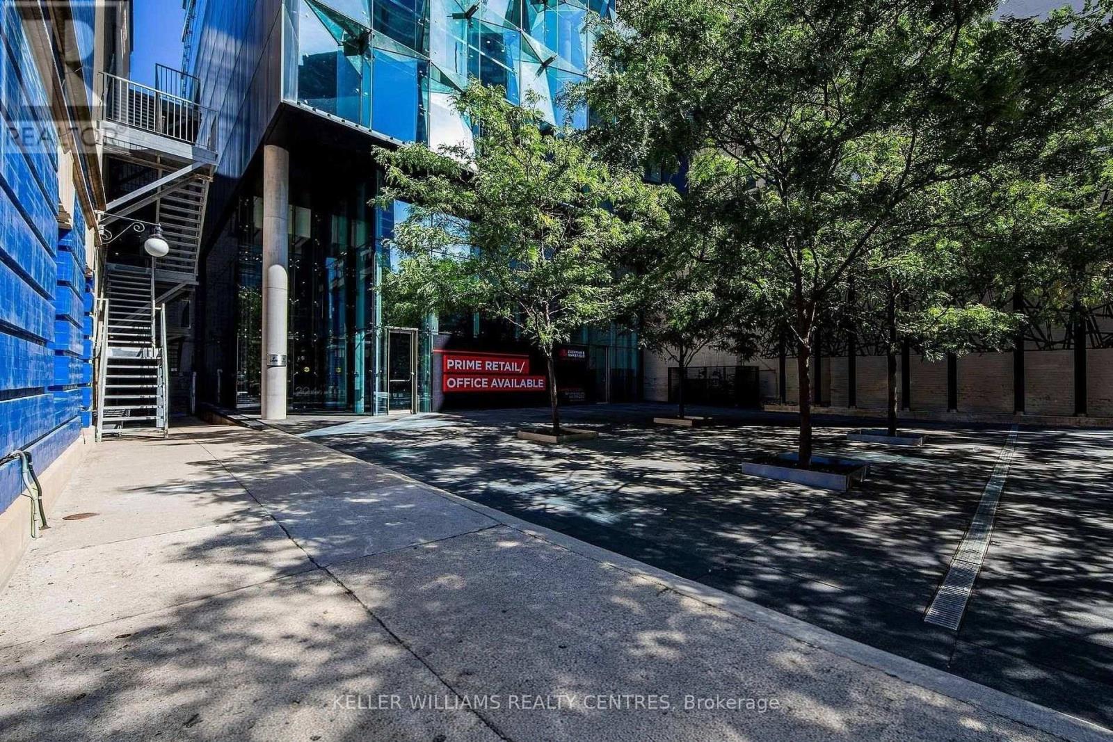 #501 224 KING STREET WEST STREET W - 4