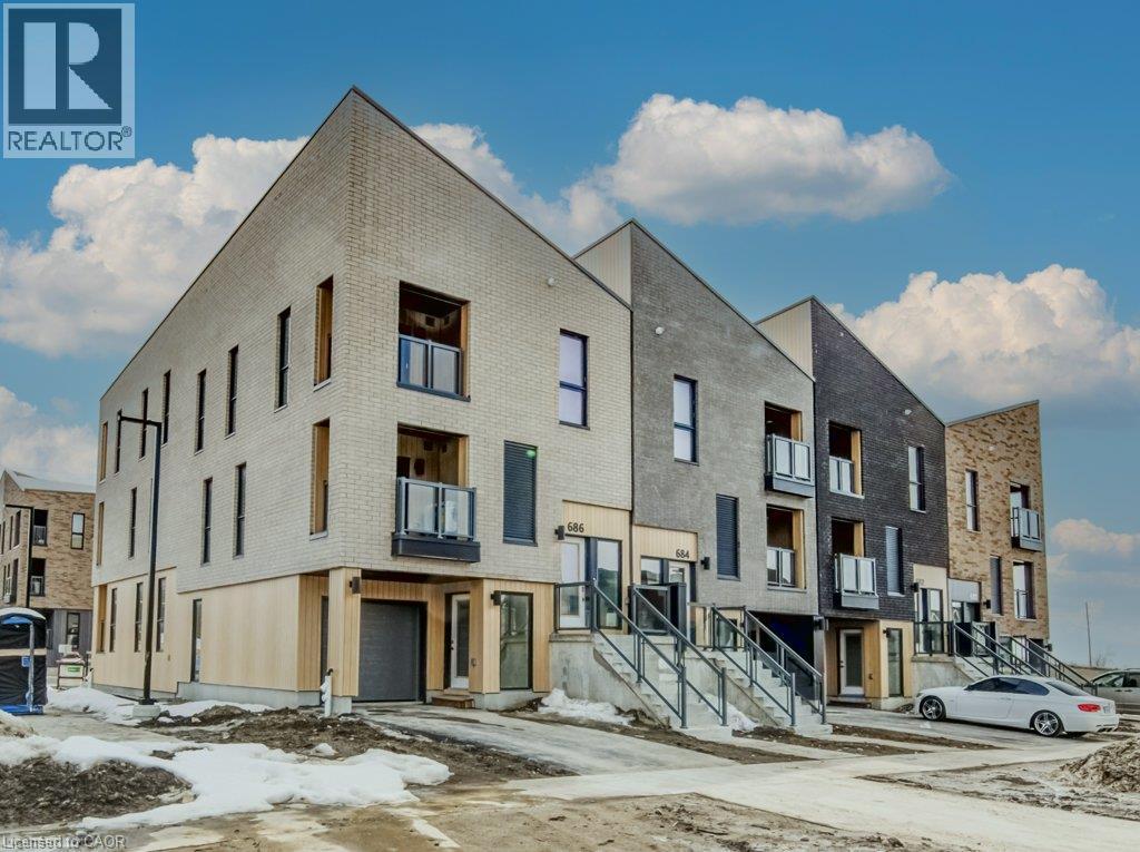 686 BENNINGER Drive - 1