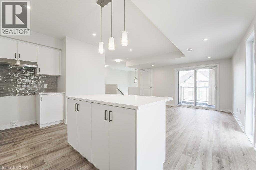 686 BENNINGER Drive - Image 17