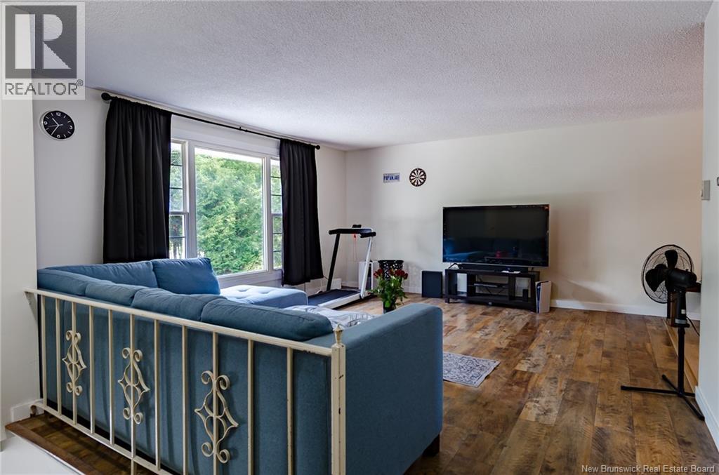 6 Parkdale Avenue - Image 17