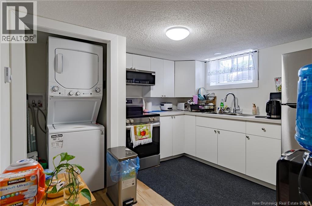 6 Parkdale Avenue - Image 25