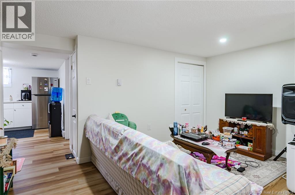 6 Parkdale Avenue - Image 27