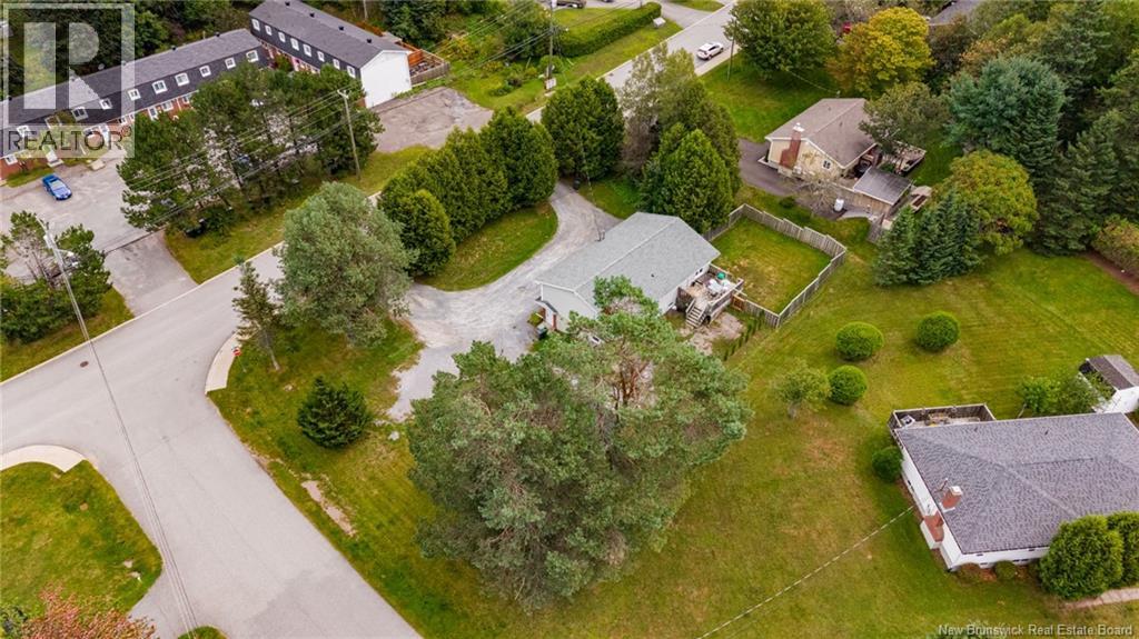6 Parkdale Avenue - Image 32