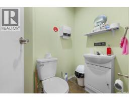 2924 Dewdney Avenue, Regina, SK S4T0X9 Photo 10