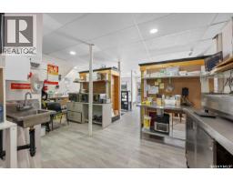 2924 Dewdney Avenue, Regina, SK S4T0X9 Photo 6