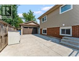 146 Atlantic, Amherstburg, ON N9V3K7 Photo 32