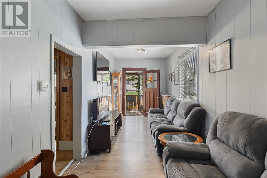 425 WOOD Street - 10