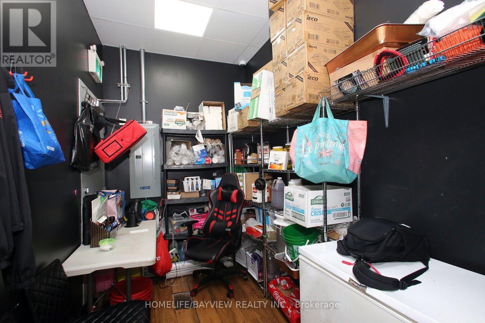 7215 Goreway Drive — photo 33