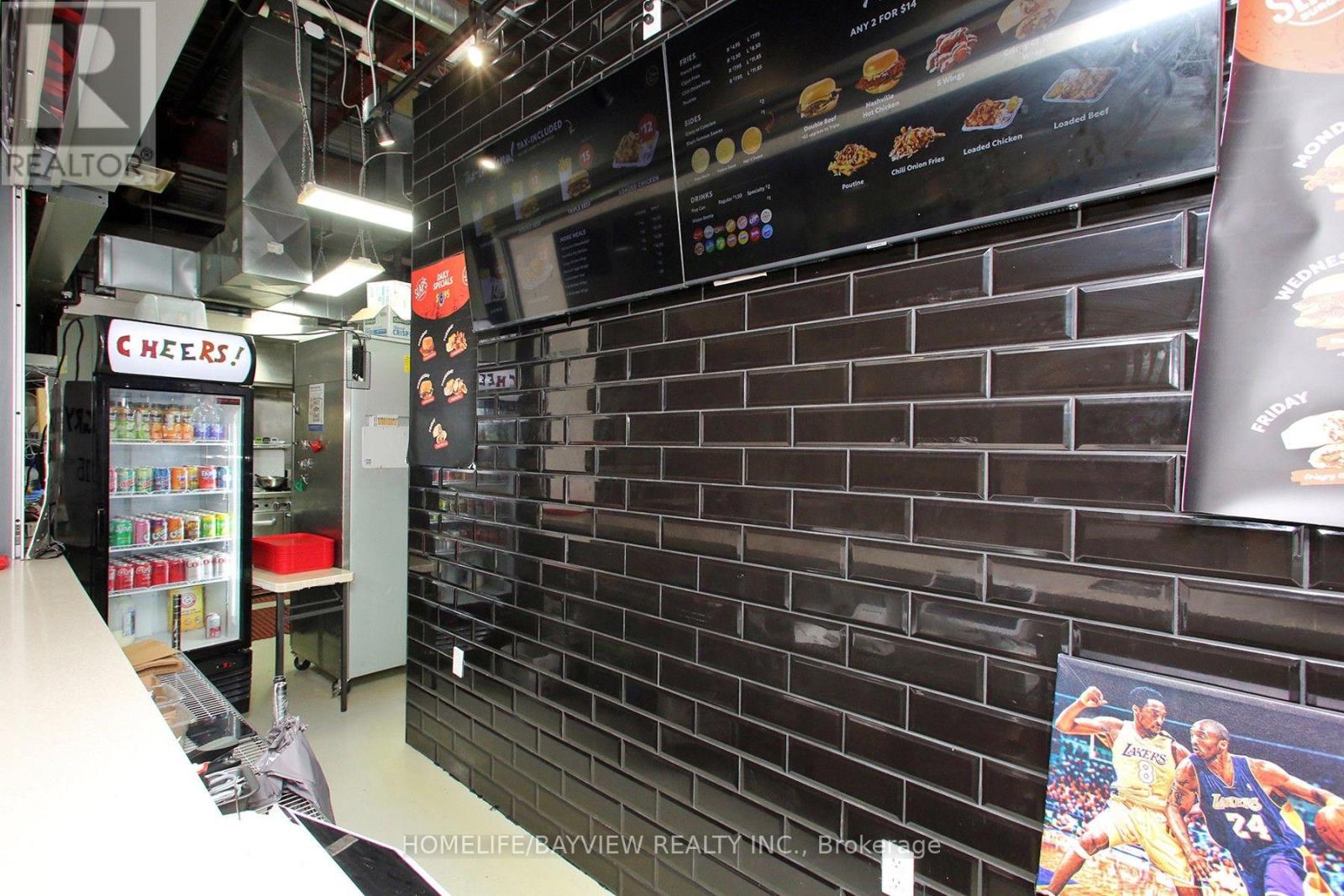 7215 Goreway Drive — photo 25