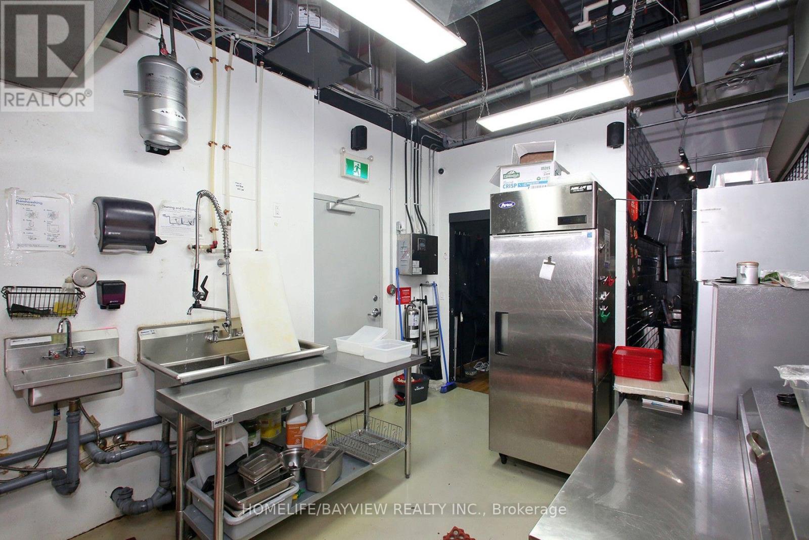 7215 Goreway Drive — photo 29
