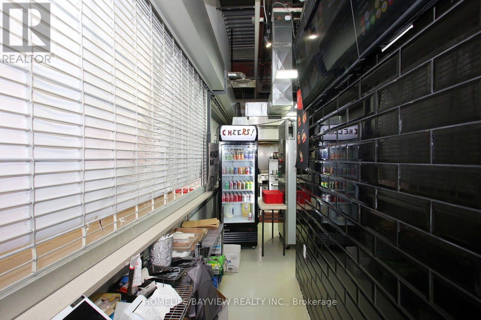 7215 Goreway Drive — photo 31