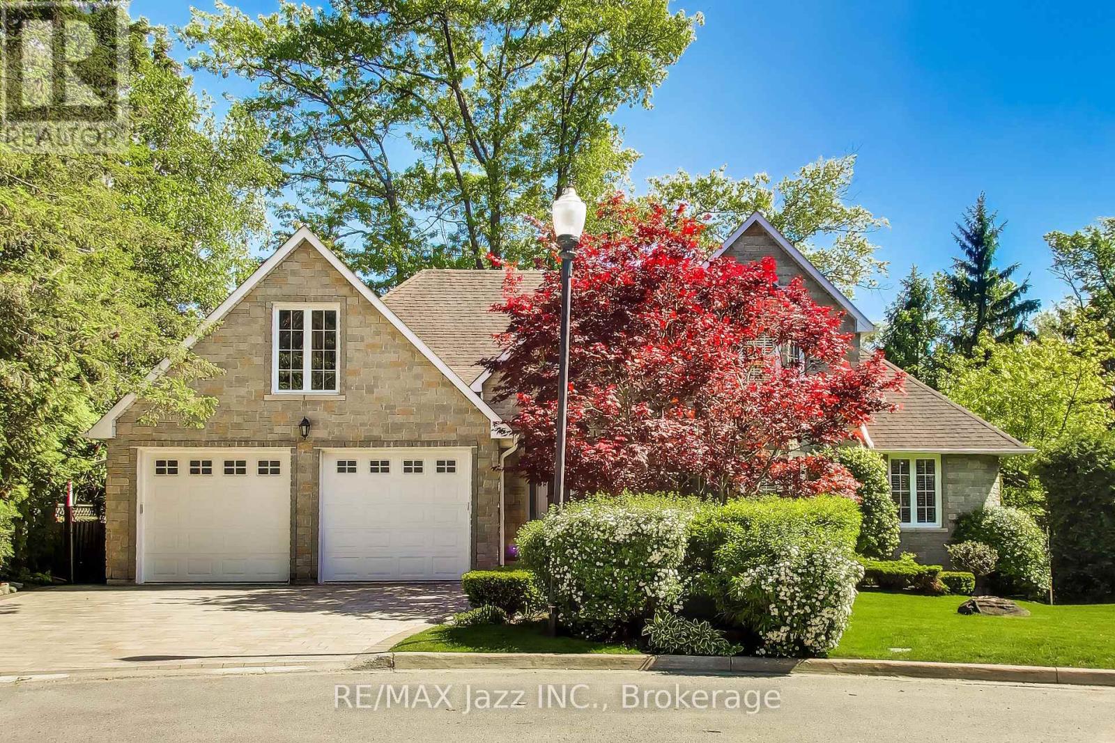 45 WINDSOR VALLEY PLACE - 1
