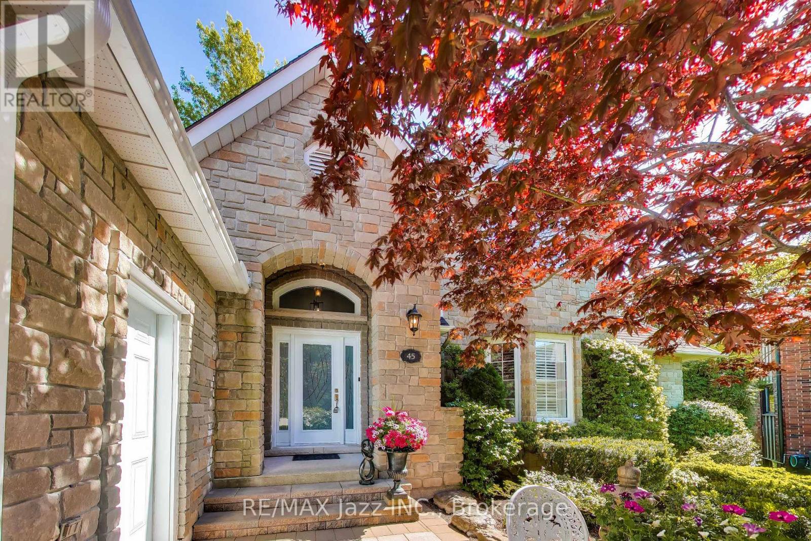 45 WINDSOR VALLEY PLACE - 2