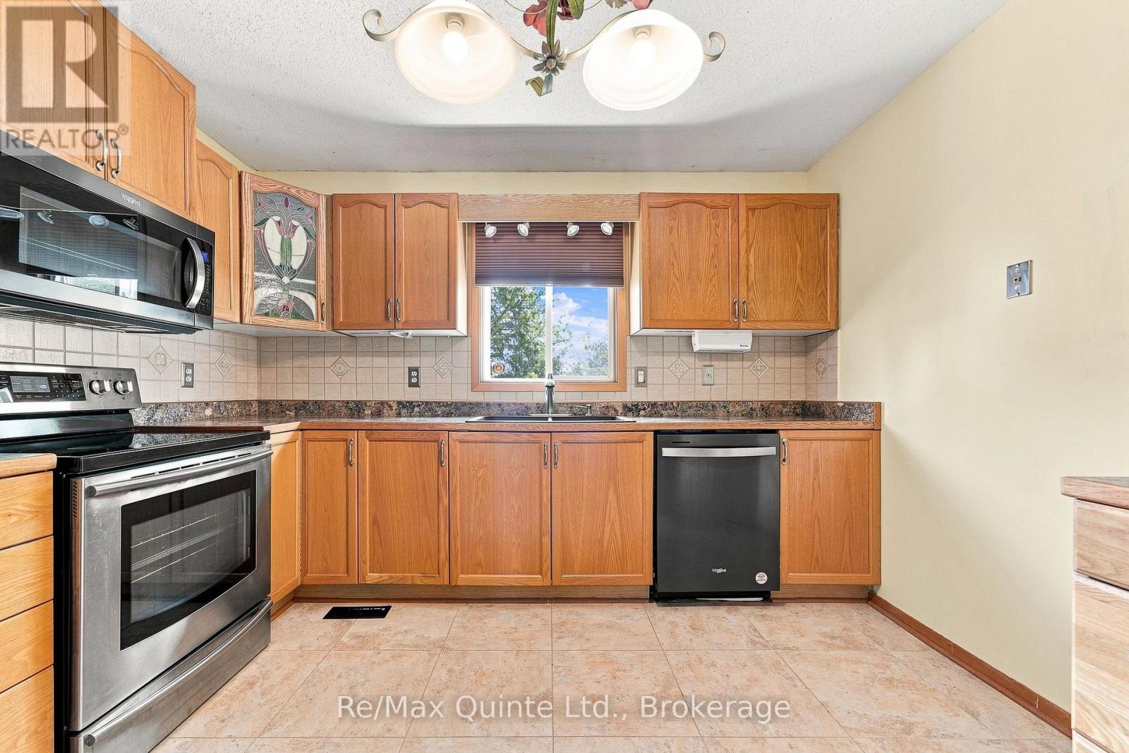 51 BAY STREET - 13