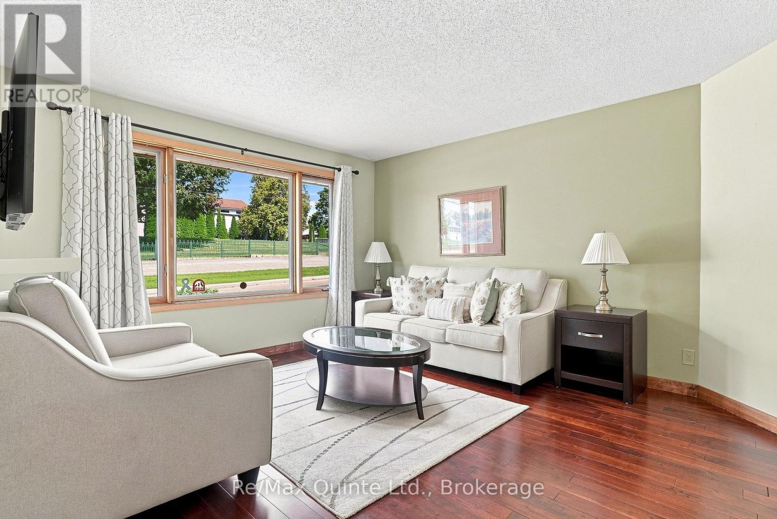 51 BAY STREET - 6