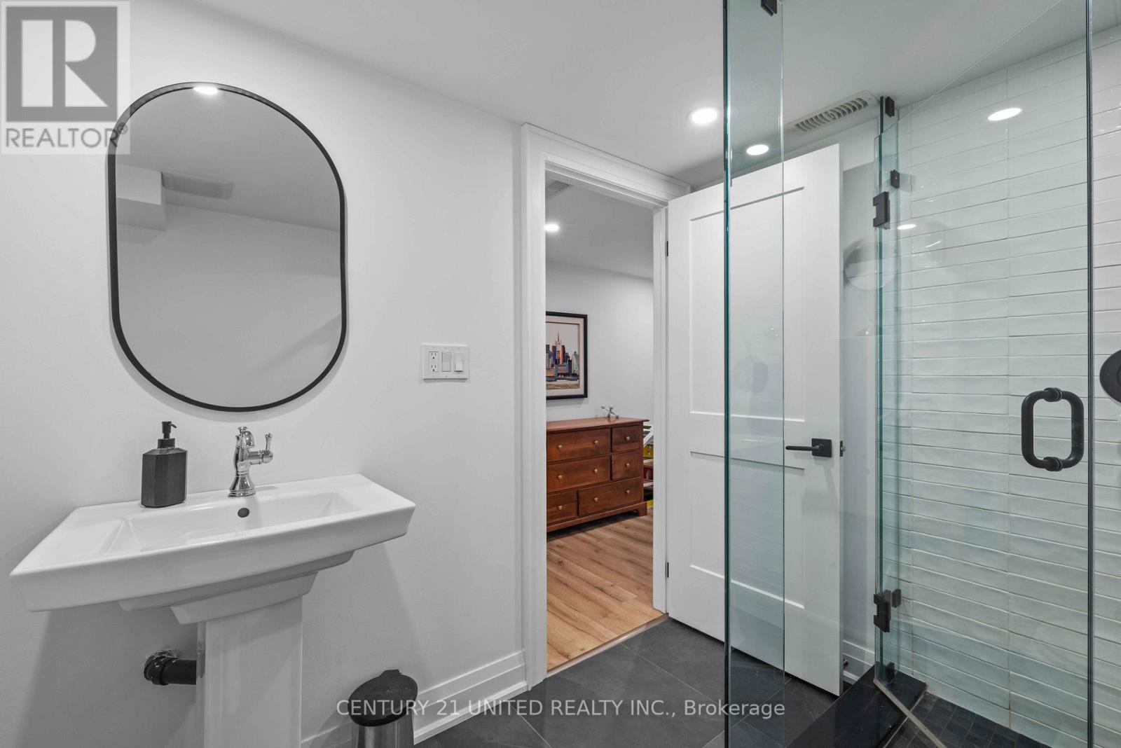 753 CHESTERFIELD AVENUE - 28