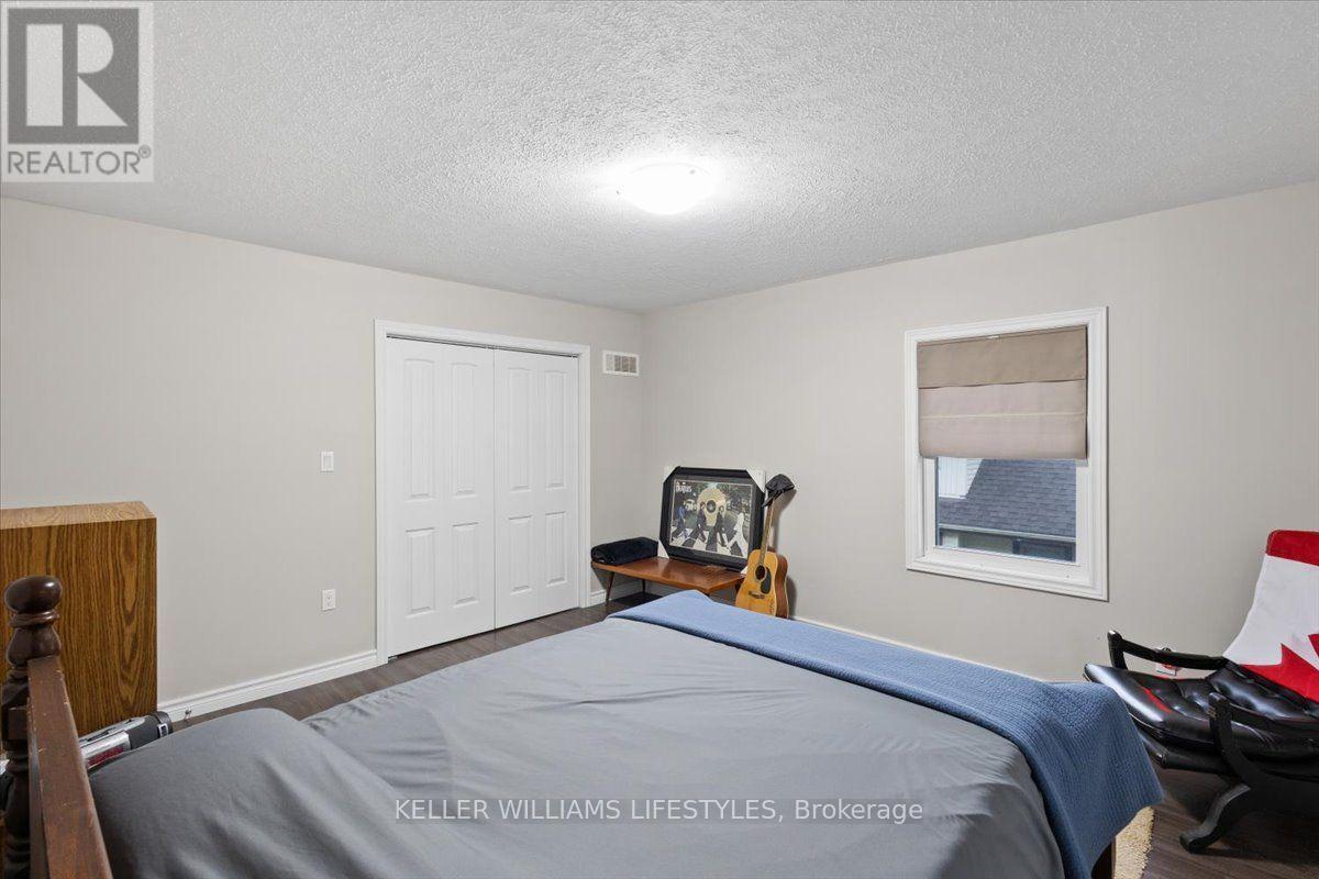 61 MAIN STREET W - 30