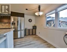 16 Foothills Lane, Timmins, ON P4N8R9 Photo 9