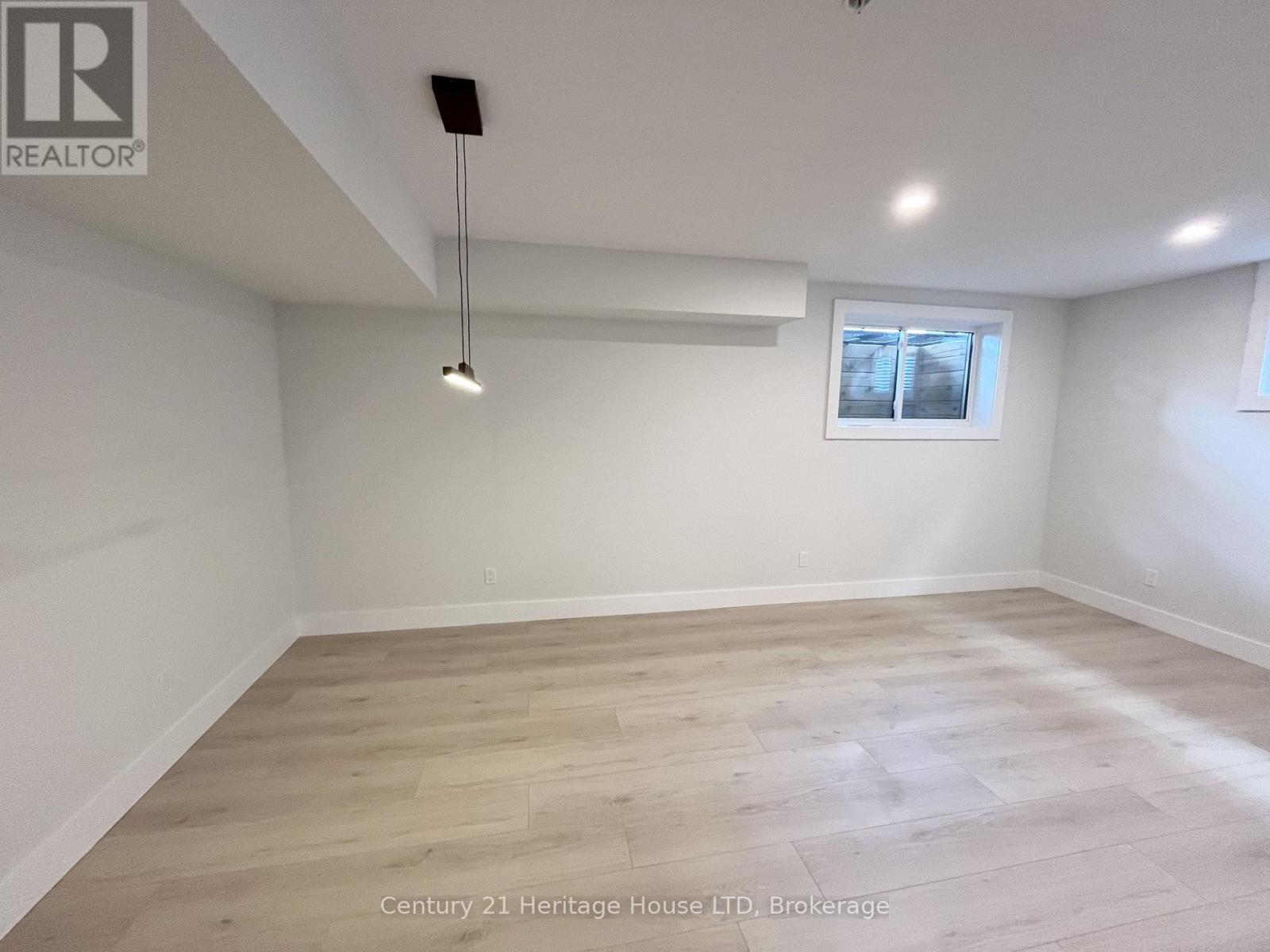 LOWER UNIT - 99B MOFFATT STREET, St. Catharines (Oakdale) — photo 8