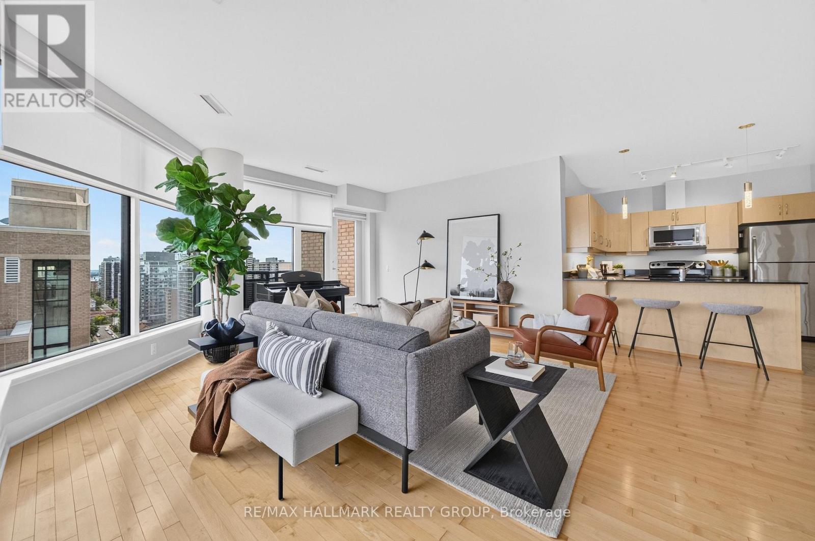 2 Bed, 2 Bath House for Sale in Ottawa – PH05 – 235 KENT STREET, Ottawa – MLS# X13759076 - Image 10