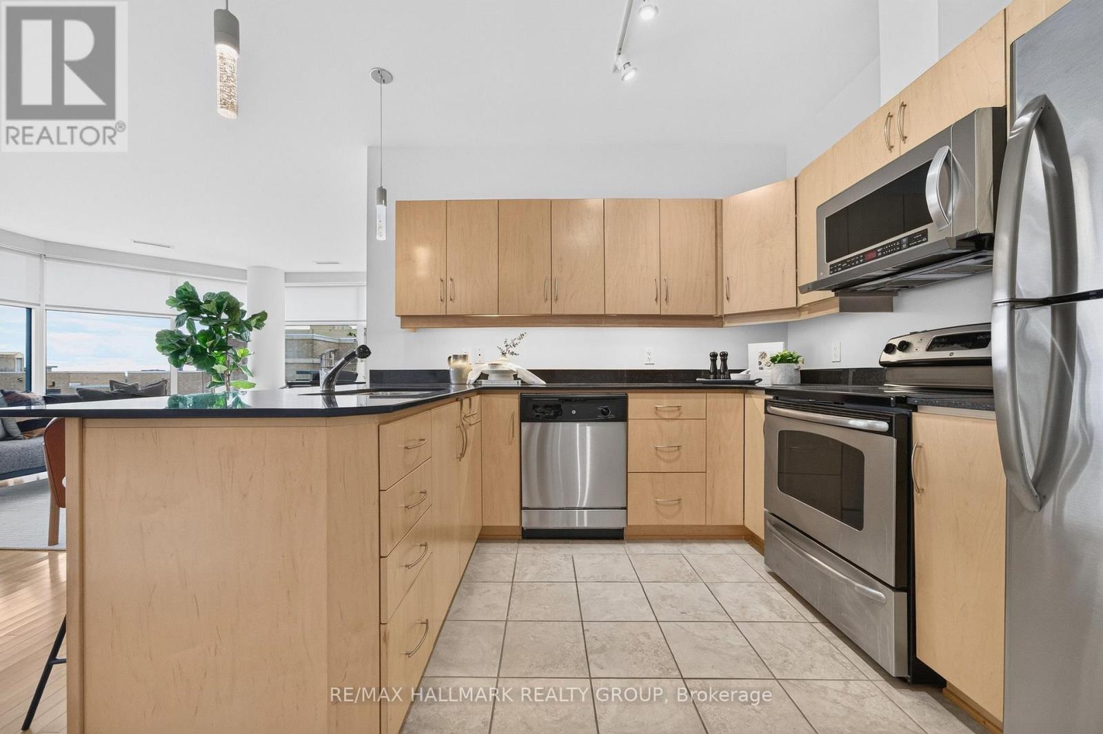 2 Bed, 2 Bath House for Sale in Ottawa – PH05 – 235 KENT STREET, Ottawa – MLS# X13759076 - Image 28