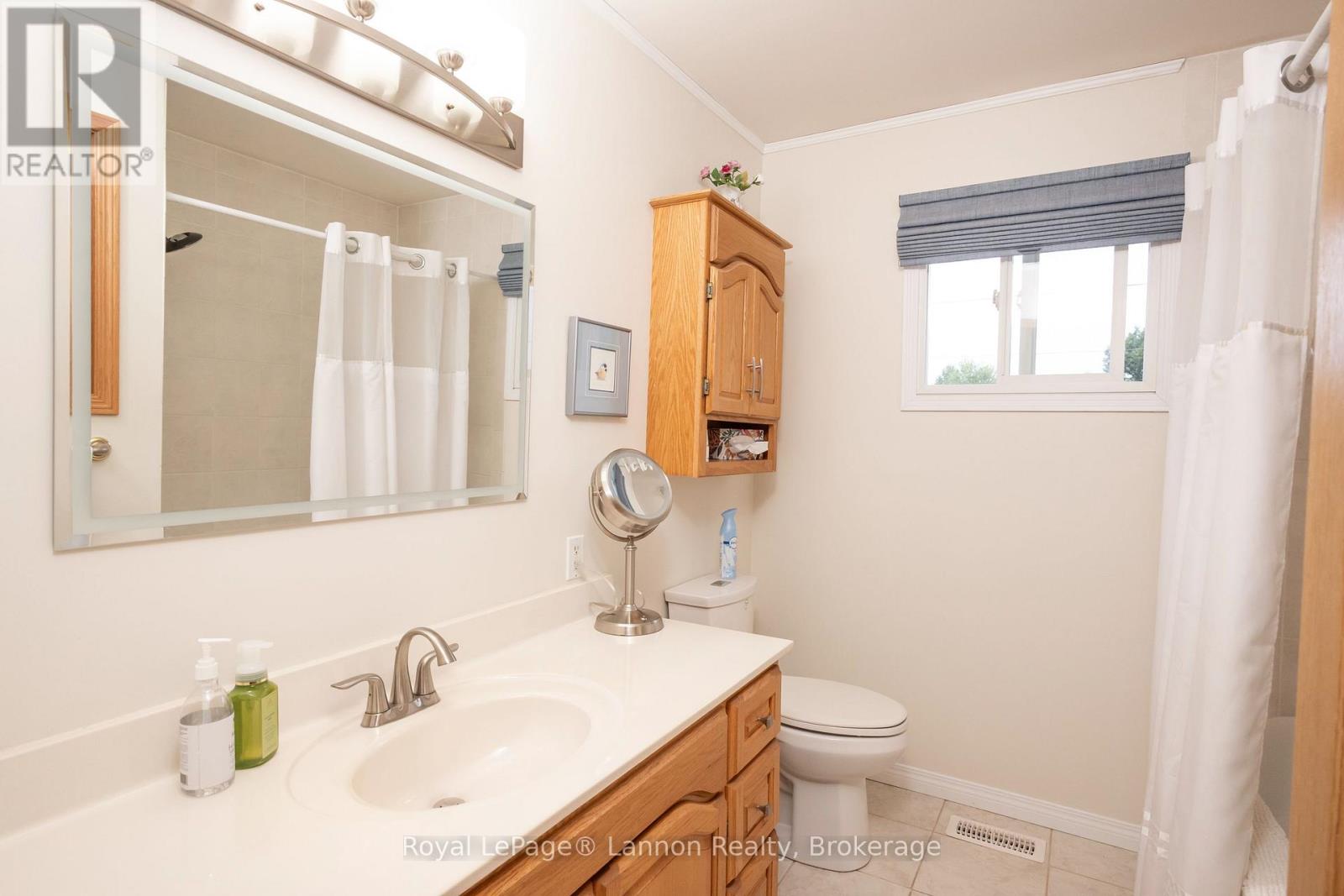404 RIVERVIEW DRIVE - 23