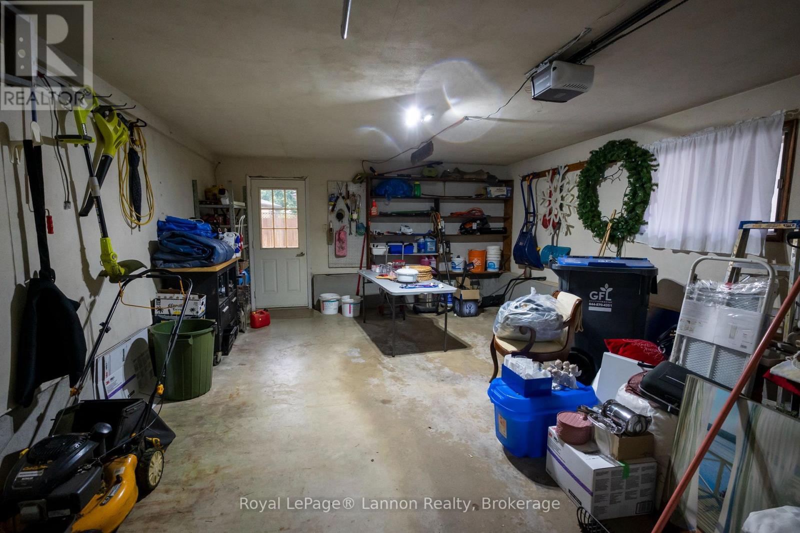 404 RIVERVIEW DRIVE - 31