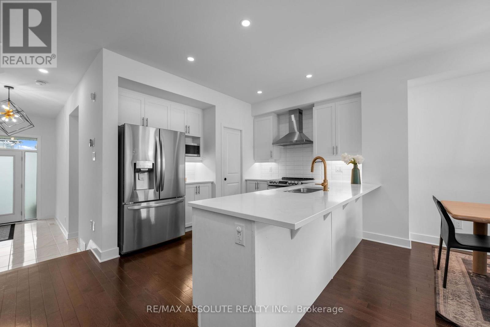 3 Bed, 4 Bath House for Sale in Ottawa – 826 CHIPPING CIRCLE, Ottawa – MLS# X13759104 - Image 15