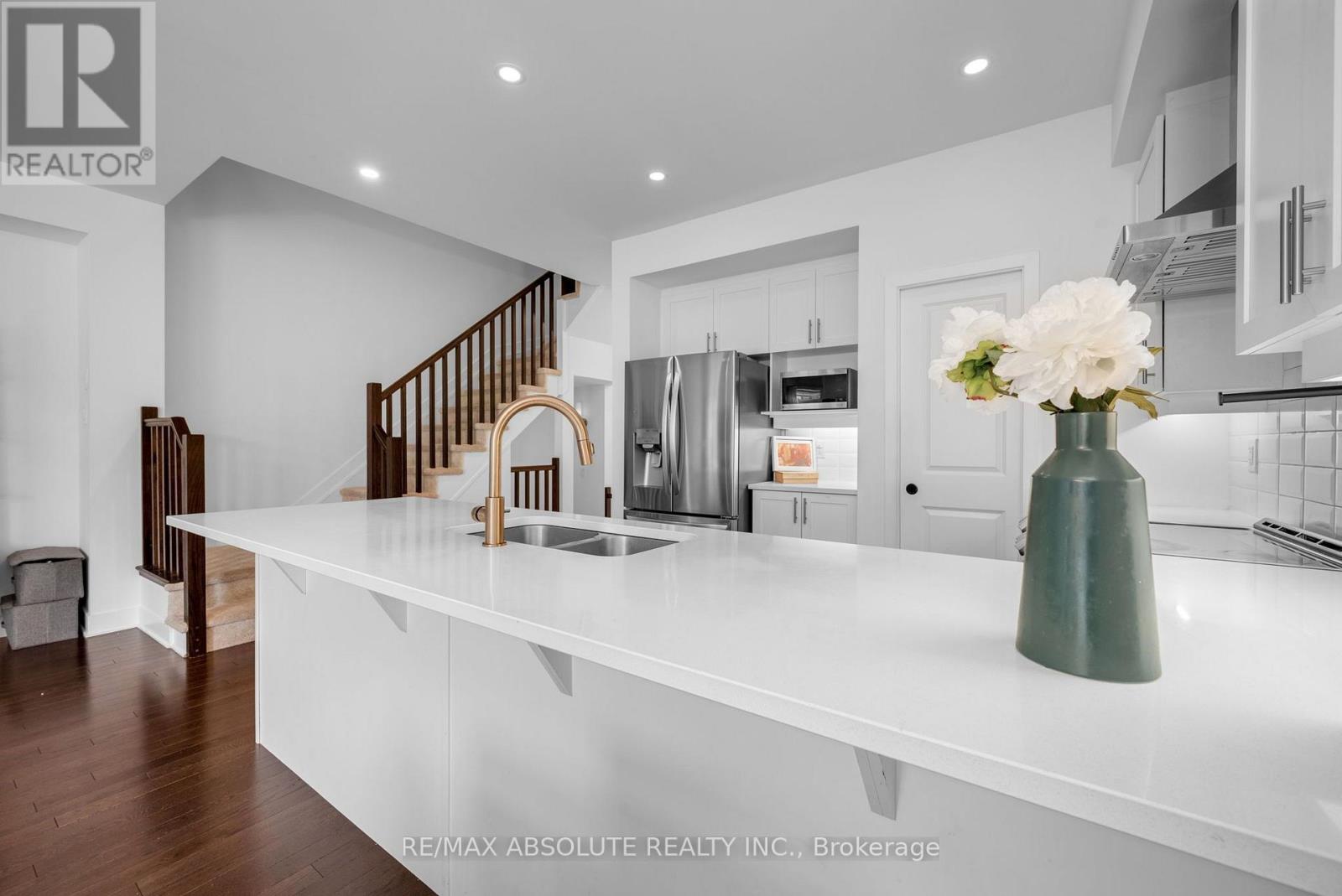 826 CHIPPING CIRCLE - 18