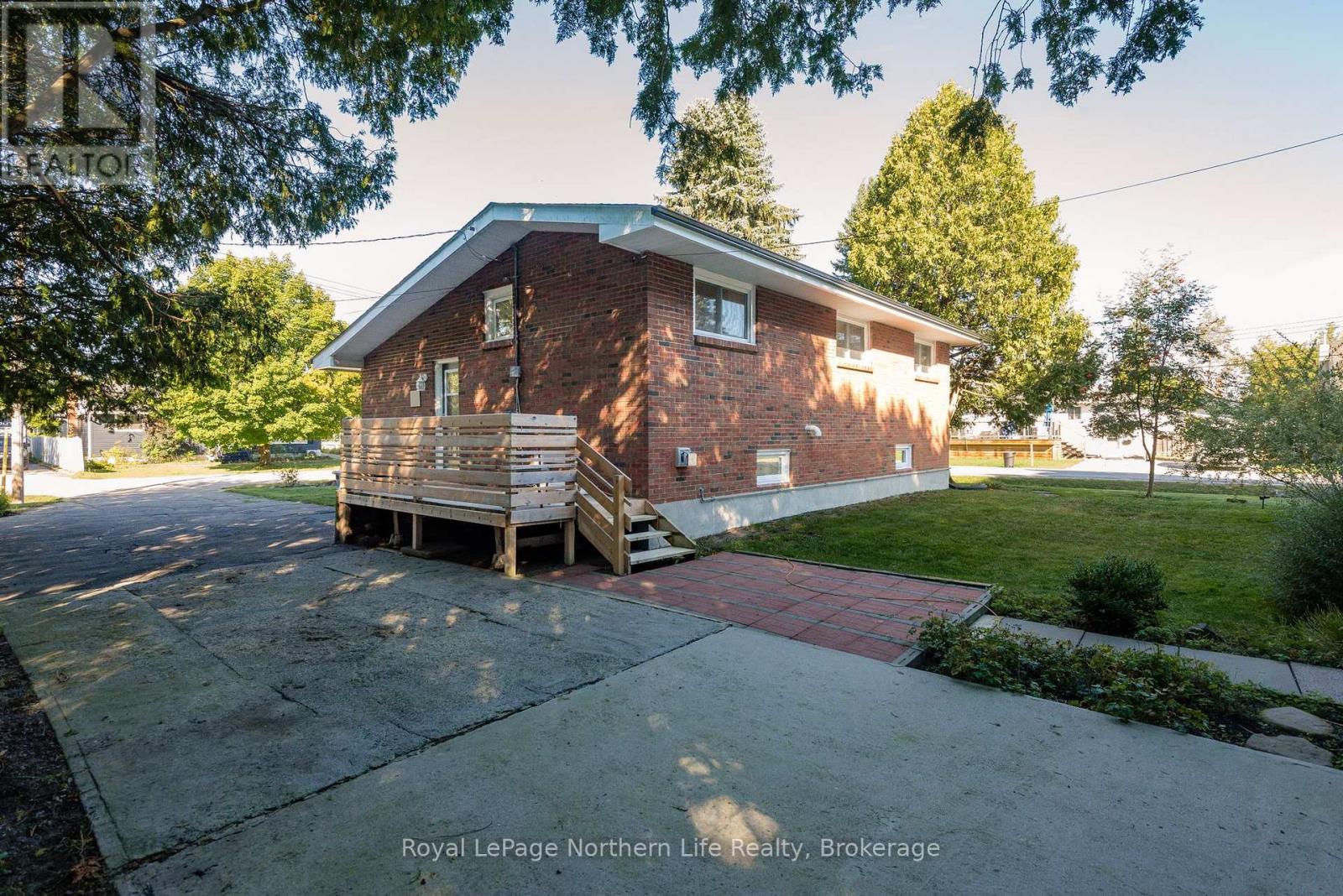 248 LEE AVENUE - 4